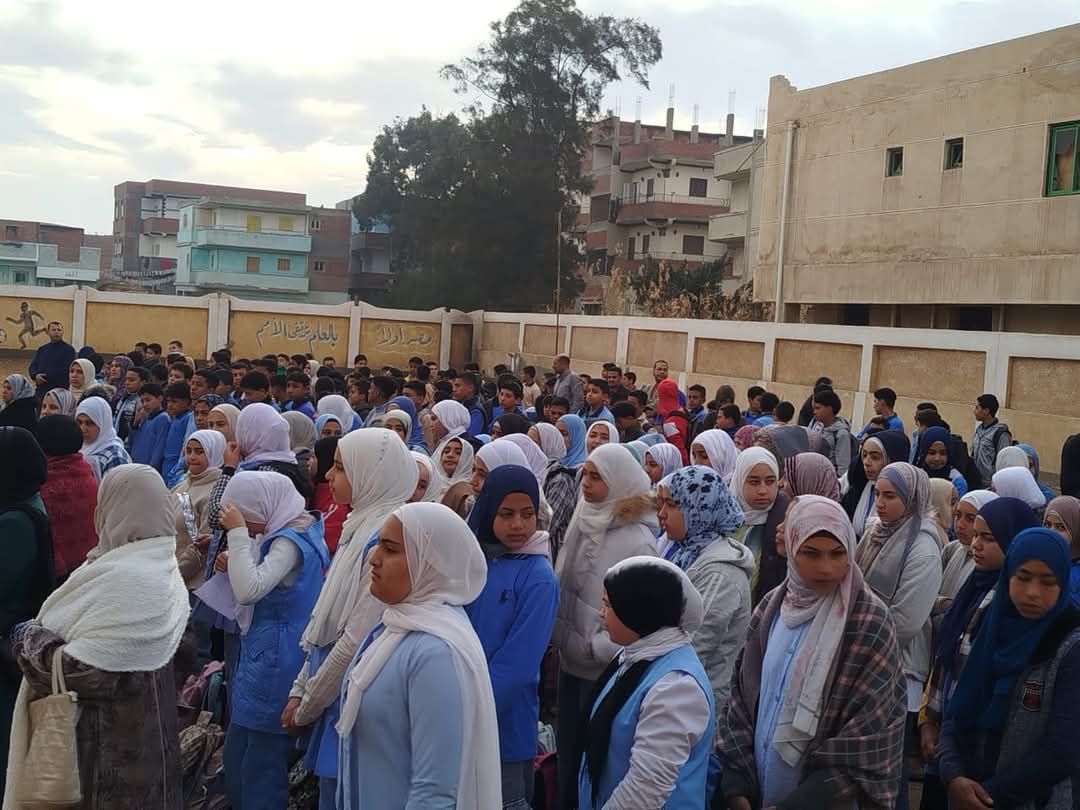 انتظام حضور الطلاب فى المدارس خلال شهر رمضان.. صور