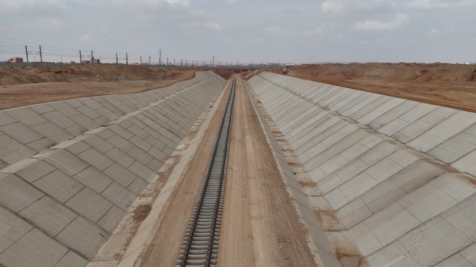 إنشاء خط سكة حديد من الروبيكى إلى العاشر من رمضان ويصل مدينة بلبيس.. صور