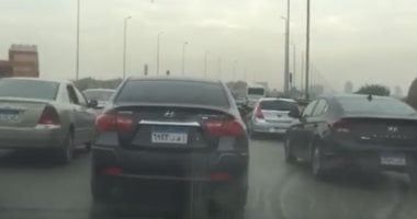 النشرة المرورية.. كثافات مرتفعة للسيارات بمحاور القاهرة والجيزة