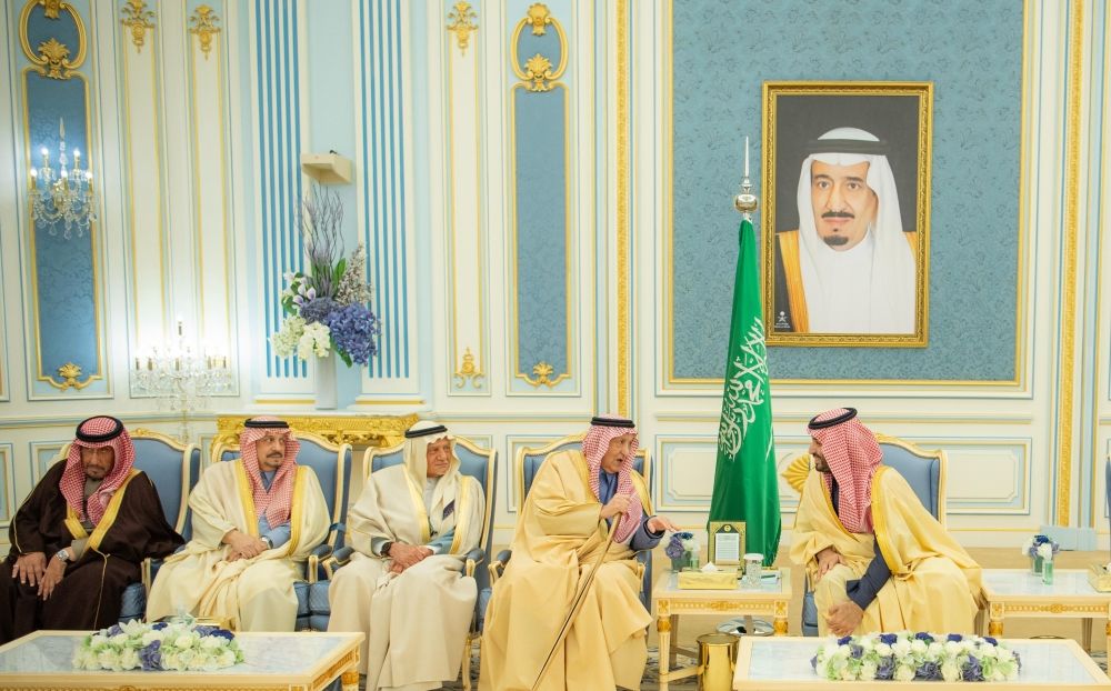 صور.. ولي العهد يستقبل المهنئين بشهر رمضان في قصر اليمامة بالرياض