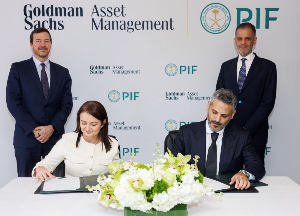بالتفاصيل.. "الاستثمارات العامة" و"جولدمان ساكس" يوقعان مذكرة تفاهم