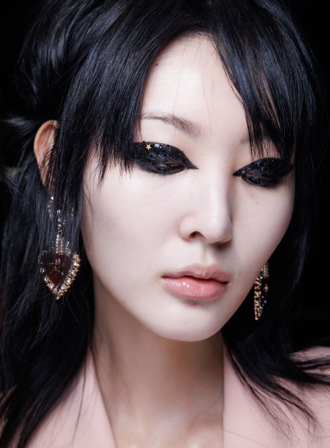 أسبوع الموضة في ميلانو يختتم عروضه بصيحات مكياج متفردة ولافتة