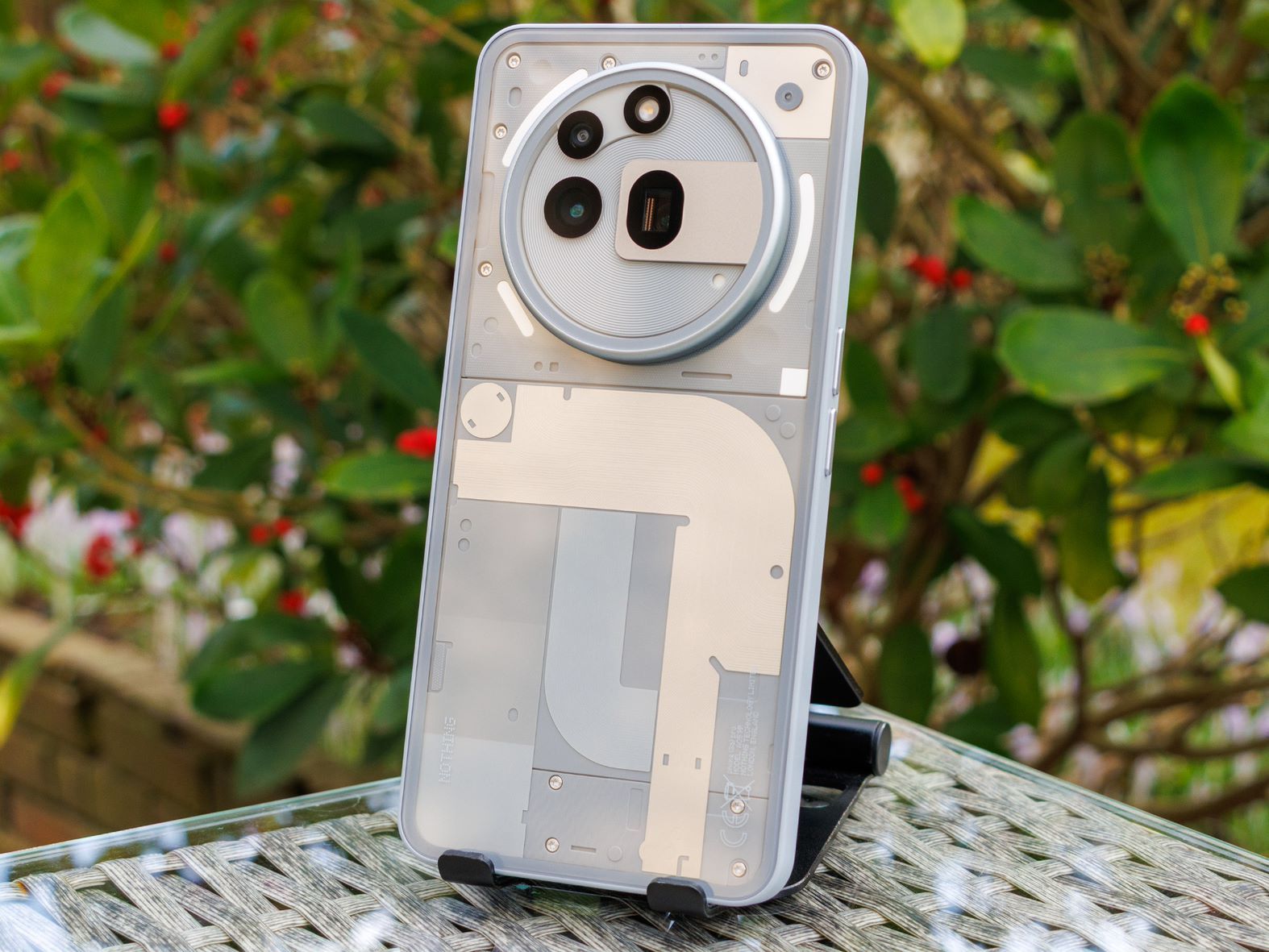 تكنولوجيا: Nothing Phone (3a) Pro يصل بكاميرا بيريسكوب وتصميم مميز #MWC25