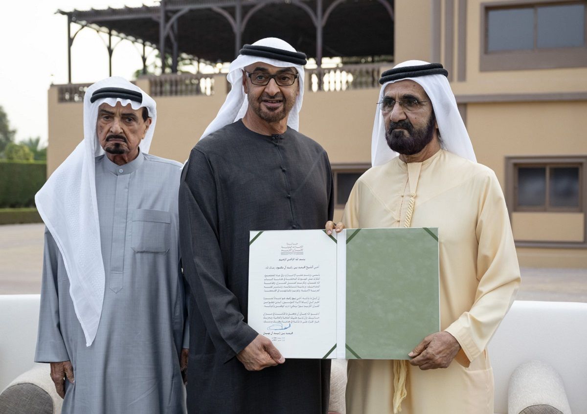 الامارات | رئيس الدولة يشيد بمبادرات محمد بن راشد وجهوده في تعزيز نهضة الوطن
