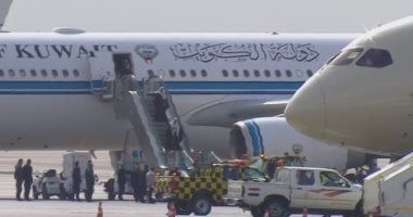 ولى عهد الكويت يصل القاهرة للمشاركة فى القمة العربية الطارئة