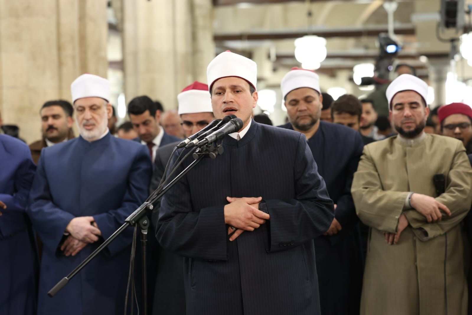 الجامع الأزهر يقيم التراويح بحضور آلاف المصلين فى الليلة الرابعة من رمضان