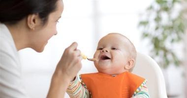 هل يحتاج الرضيع إلى مكملات الحديد؟ معهد التغذية يجيب