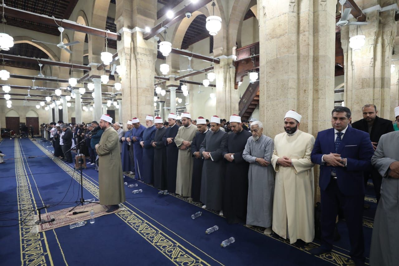 الجامع الأزهر يقيم التراويح بحضور آلاف المصلين فى الليلة الرابعة من رمضان