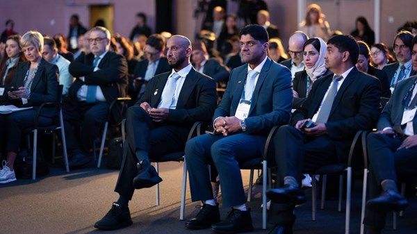 عبدالله آل حامد يحضر فعاليات المؤتمر العالمي للجوال MWC في برشلونة