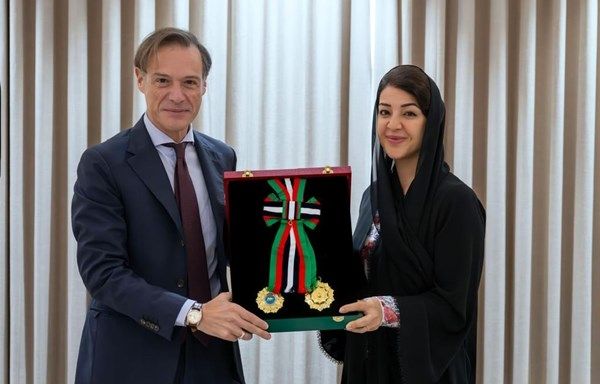 رئيس الدولة يمنح سفير اليونان وسام الاستقلال من الدرجة الأولى