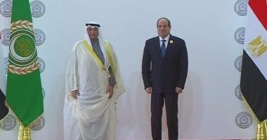الرئيس السيسى يستقبل الوفود المشاركة بالقمة العربية الطارئة