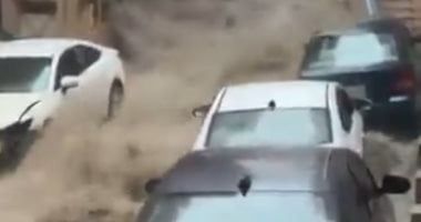فيضانات عارمة تجتاح جران كناريا الإسبانية وتجرف السيارات بالشوارع.. فيديو