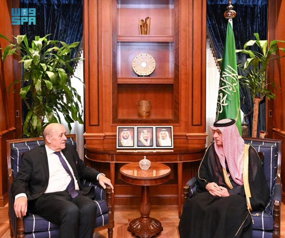 "الجبير" ومبعوث الرئيس الفرنسي إلى لبنان يناقشان الأوضاع الإقليمية