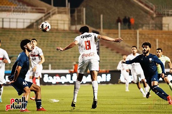 الزمالك يضغط بقوة وسط دفاع منظم من إنبى فى أول 15 دقيقة.. صور