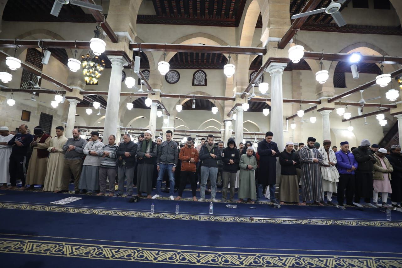 الجامع الأزهر يقيم التراويح بحضور آلاف المصلين فى الليلة الرابعة من رمضان