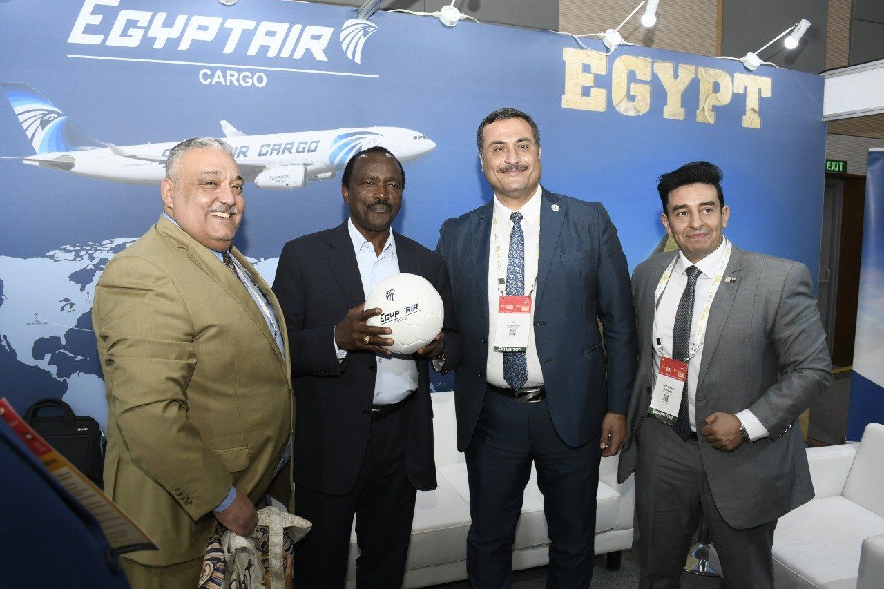 نائب الرئيس الكينى يشيد بجهود مصر للطيران للشحن الجوى