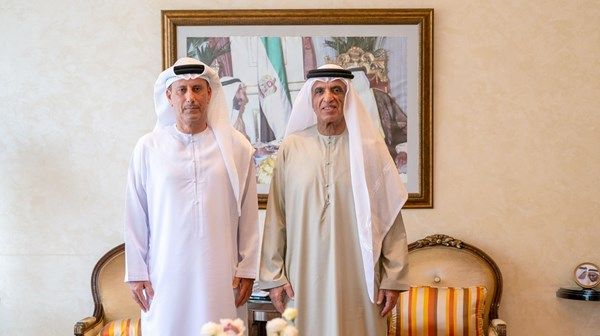 سعود بن صقر يستقبل محمد عبداللطيف بمناسبة انتهاء فترة عمله