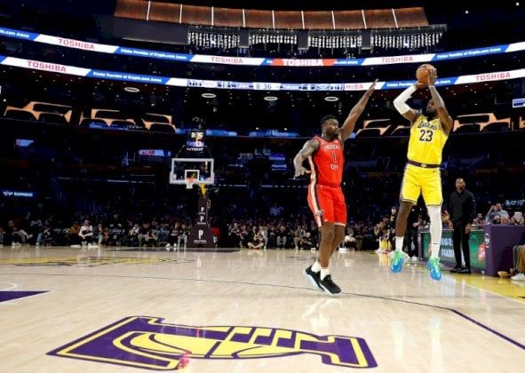 دوري "أن بي أيه": جيمس يتجاوز الـ50 ألف نقطة في فوز سابع تواليا لليكرز