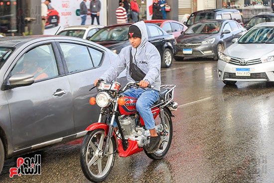 سقوط أمطار على عدة مناطق بالجيزة