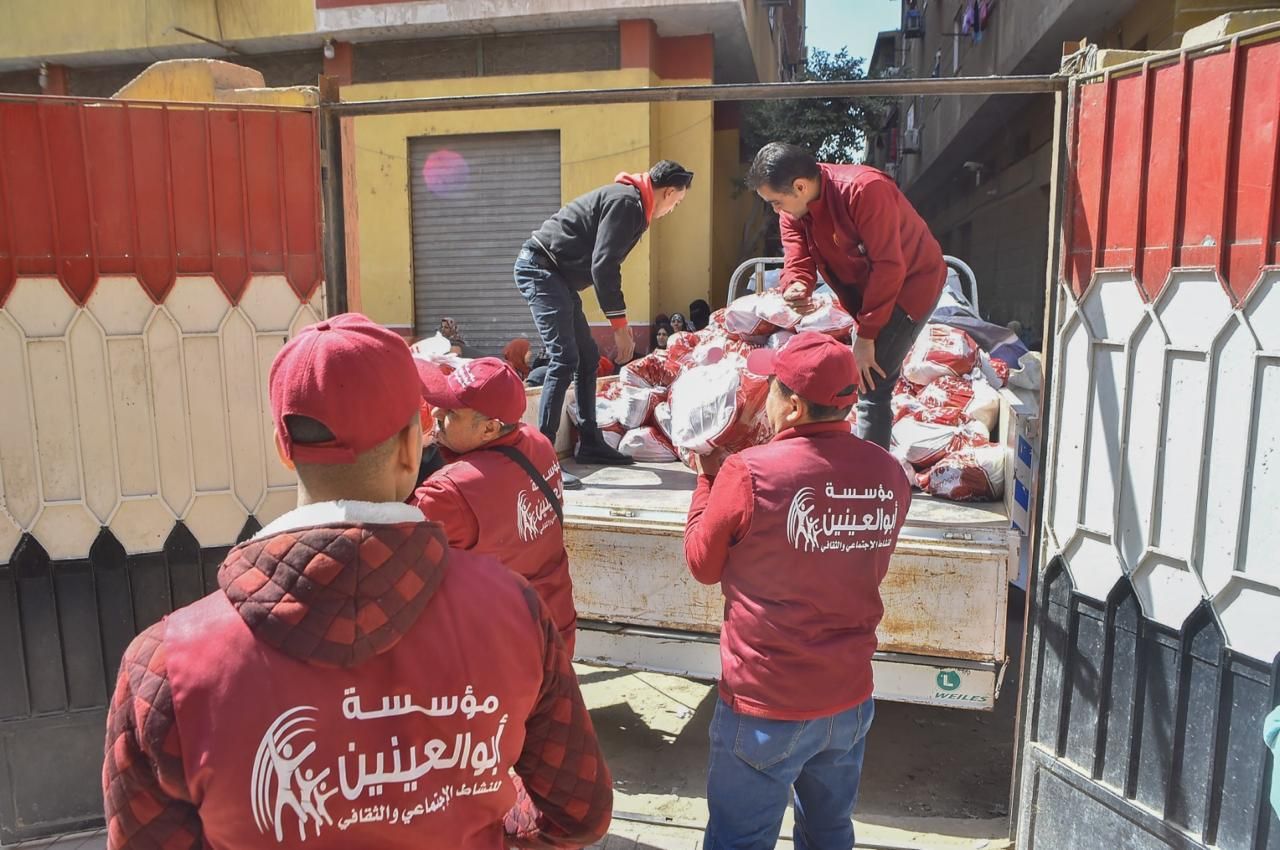 تحت مظلة التحالف الوطنى.. مؤسسة أبو العينين توزع 250 ألف شنطة رمضان على الأكثر احتياجا بالجيزة