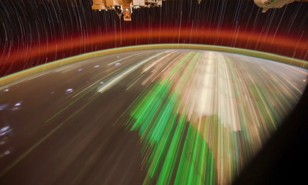 تكنولوجيا: رائد فضاء يلتقط صورة مذهلة لظاهرة "الشفق التايلاندى" من الفضاء