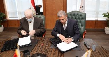 وكالة الفضاء المصرية والجامعة الروسية توقعان بروتوكول تعاون مشترك