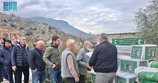 الخليج اليوم .. مركز الملك سلمان للإغاثة يواصل توزيع سلاله الغذائية حول العالم