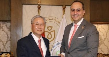 رئيس هيئة الرعاية الصحية يبحث مع سفير كوريا الجنوبية تعزيز التعاون