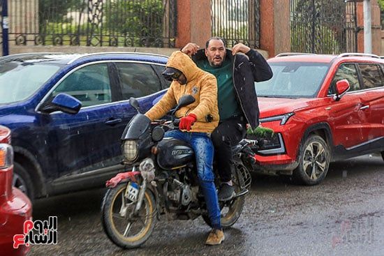 سقوط أمطار على عدة مناطق بالجيزة