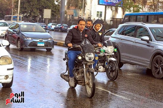 سقوط أمطار على عدة مناطق بالجيزة