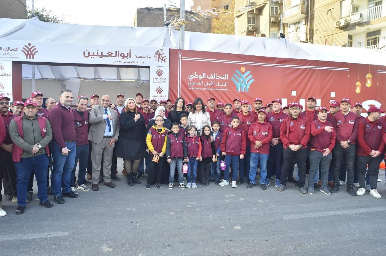 تحت مظلة التحالف الوطنى.. مؤسسة أبو العينين توزع 250 ألف شنطة رمضان على الأكثر احتياجا بالجيزة