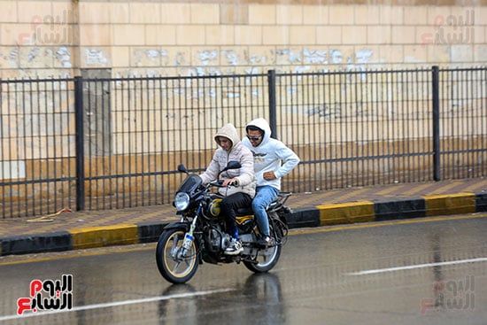 أمطار الآن على القاهرة الكبرى .. وتحذيرات من سحب رعدية على هذه المناطق