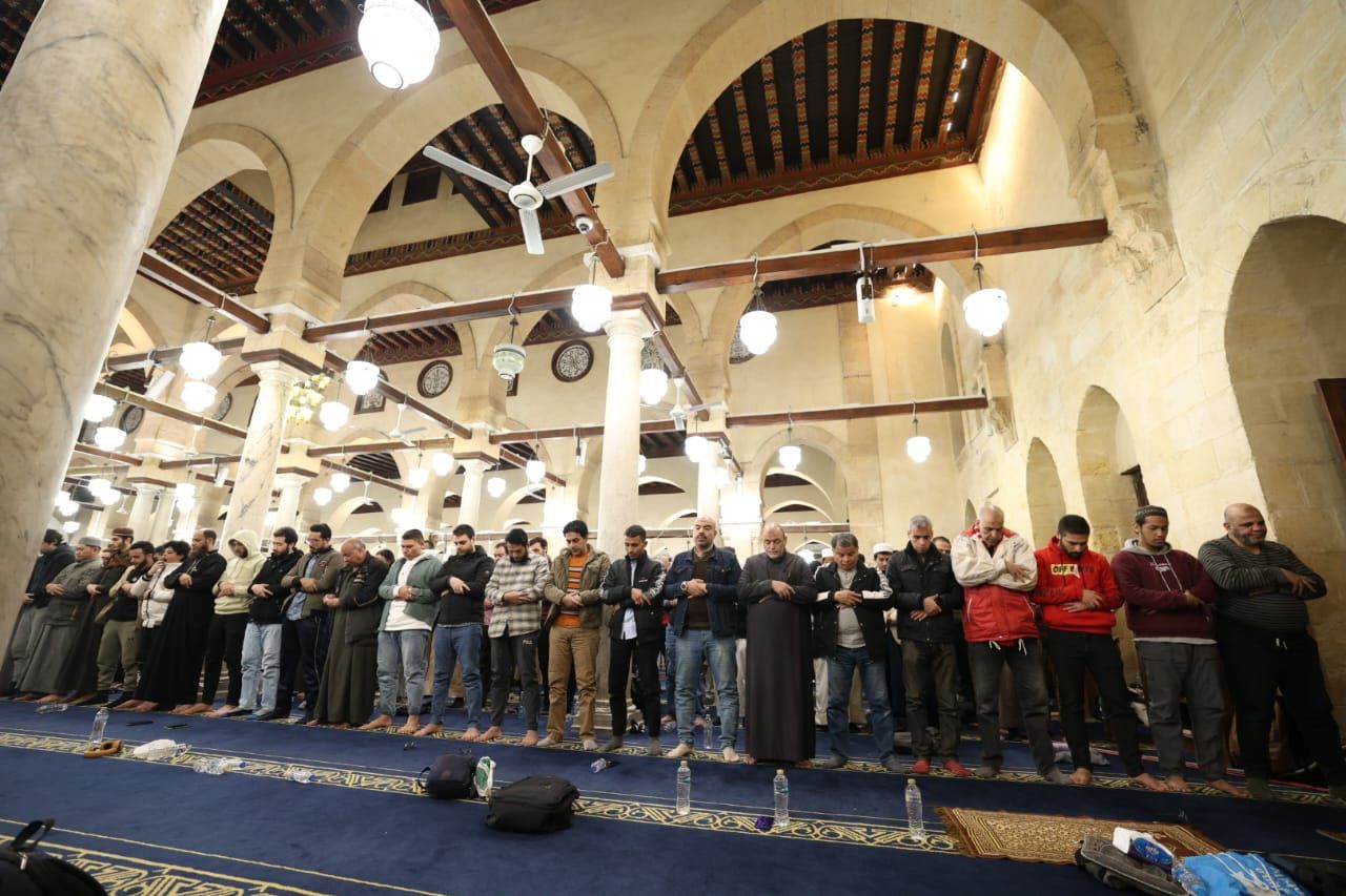 الجامع الأزهر يقيم التراويح بحضور آلاف المصلين فى الليلة السادسة من رمضان