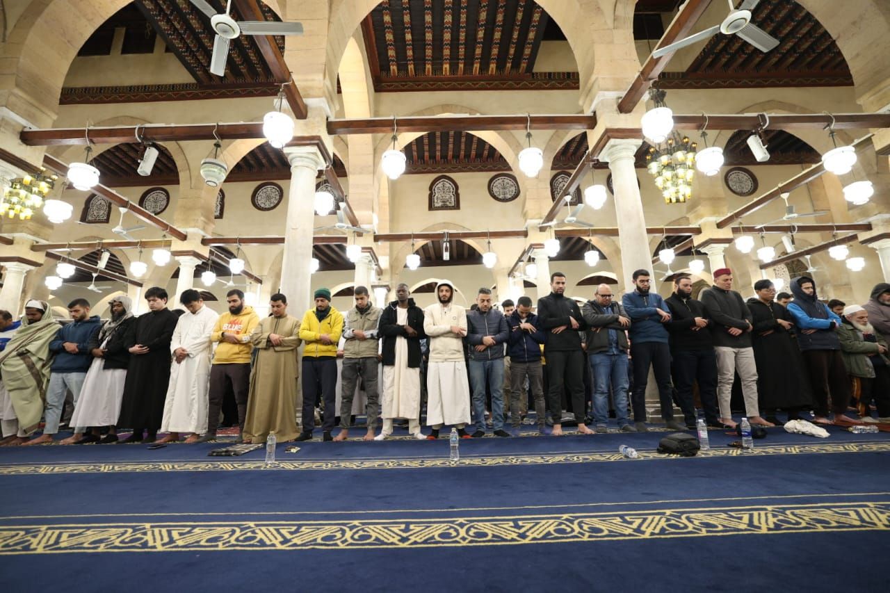 الجامع الأزهر يقيم التراويح بحضور آلاف المصلين فى الليلة السادسة من رمضان