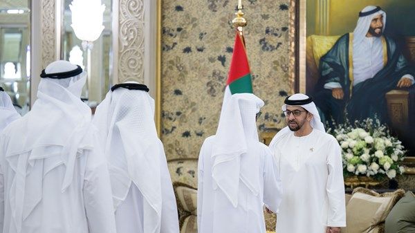 حمدان بن زايد يستقبل جموع المهنئين بشهر رمضان المبارك