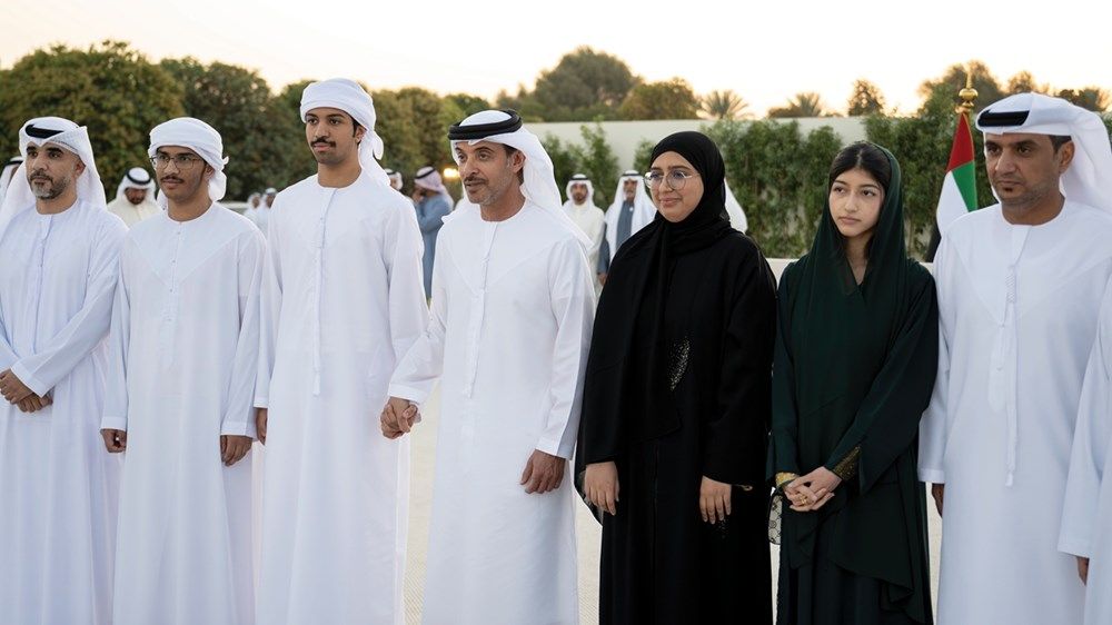 هزاع بن زايد يستقبل المهنئين بشهر رمضان المبارك