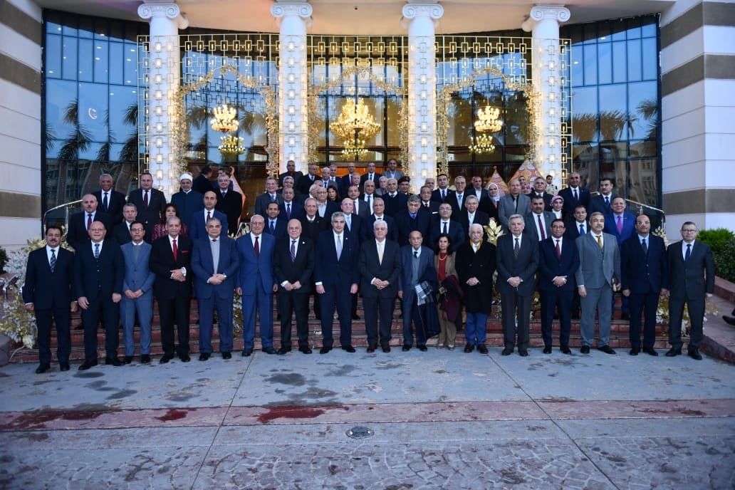 وزير التعليم العالى: تحديث اللوائح الدراسية لربط المنظومة بالصناعة المصرية