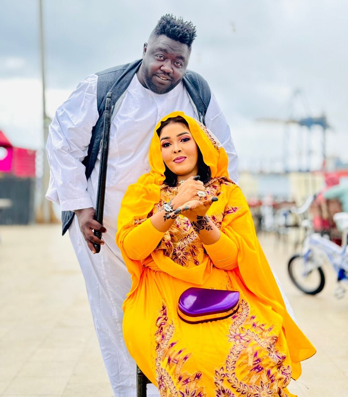 شاهد بالفيديو.. الممثلة السودانية الحسناء “هديل” تعود بمقطع رومانسي مع زوجها “كابوكي”