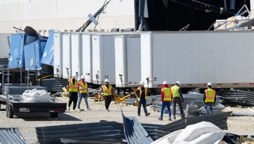 صور.. عواصف مدمرة تضرب مناطق في أمريكا وتخلّف قتلى