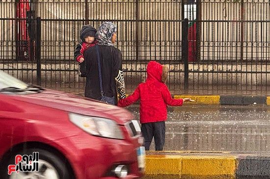 الأرصاد تحذر: فرص سقوط الأمطار مستمرة لساعات مقبلة وتساقط الثلج على القاهرة