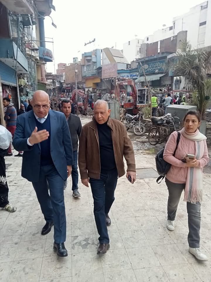 نائب محافظ القاهرة: إخلاء 3 شوارع فى العتبة ضمن أعمال التطوير.. صور