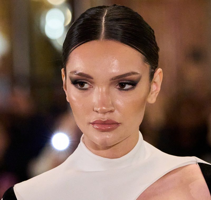 احتفلي بجمالك في يوم المرأة العالمي بصيحات مكياج ساحرة موضة 2025