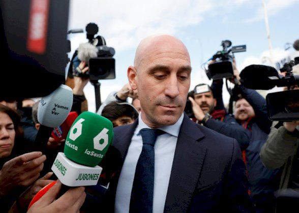 النيابة العامة تطلب إلغاء محاكمة روبياليس وإعادتها بسبب "انحياز القاضي"