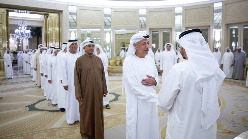حمدان بن زايد يستقبل جموع المهنئين بشهر رمضان المبارك