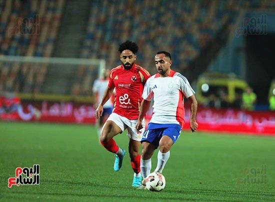 75 دقيقة..الأهلي يدفع بـ عمر كمال ومحمد عبد الله أمام الطلائع (1-0).. صور