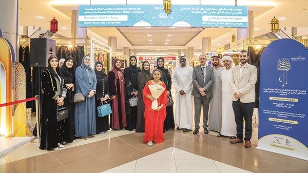 «سوق الأمنيات الرمضانية».. تجارة رابحة