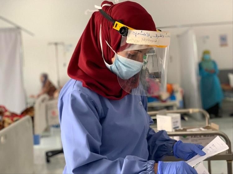 بسبب منشور على فيسبوك...احتجاز طبيبة في صنعاء