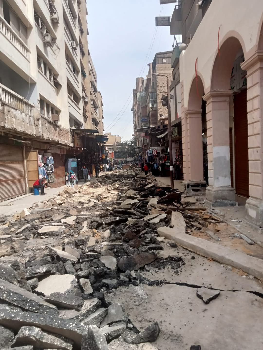 نائب محافظ القاهرة: إخلاء 3 شوارع فى العتبة ضمن أعمال التطوير.. صور