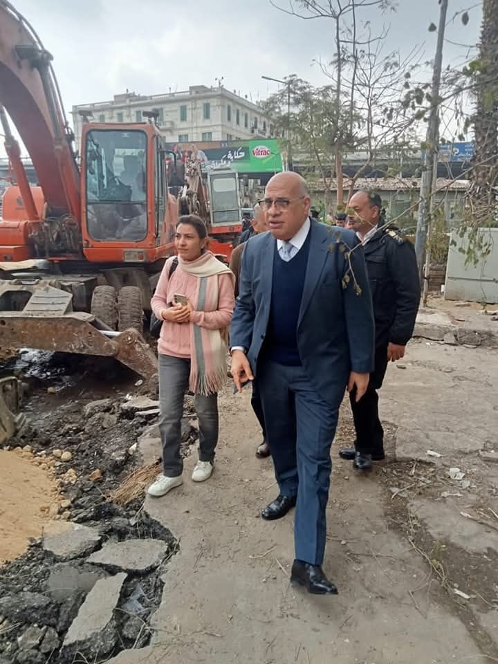 نائب محافظ القاهرة: إخلاء 3 شوارع فى العتبة ضمن أعمال التطوير.. صور