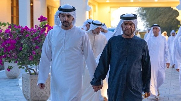 حمدان بن محمد يزور سرور بن محمد ويتبادلان التهاني بمناسبة شهر رمضان المبارك